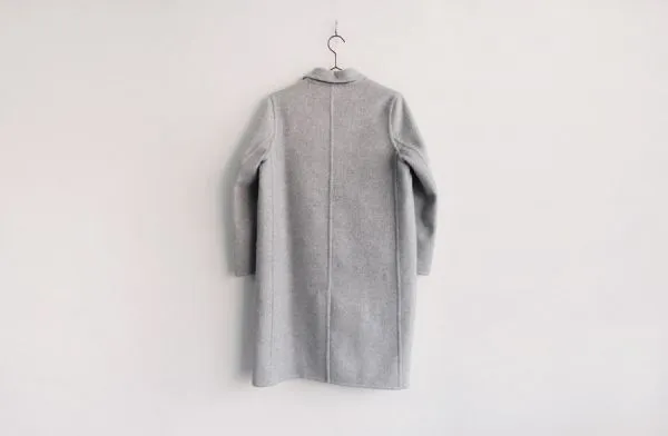 Classic coat for women with single button gray