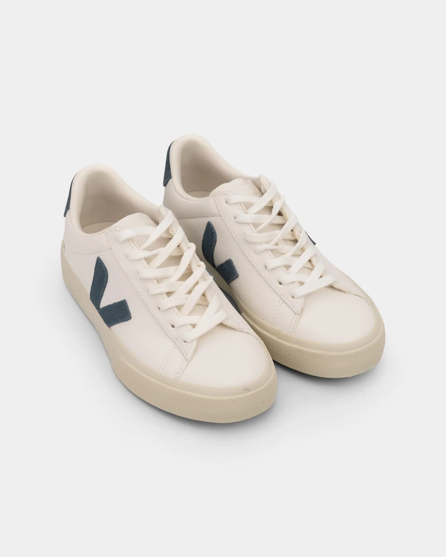 (Core) Veja Womens Sneaker Campo Chromefree Leather CP0503121A Extra White California