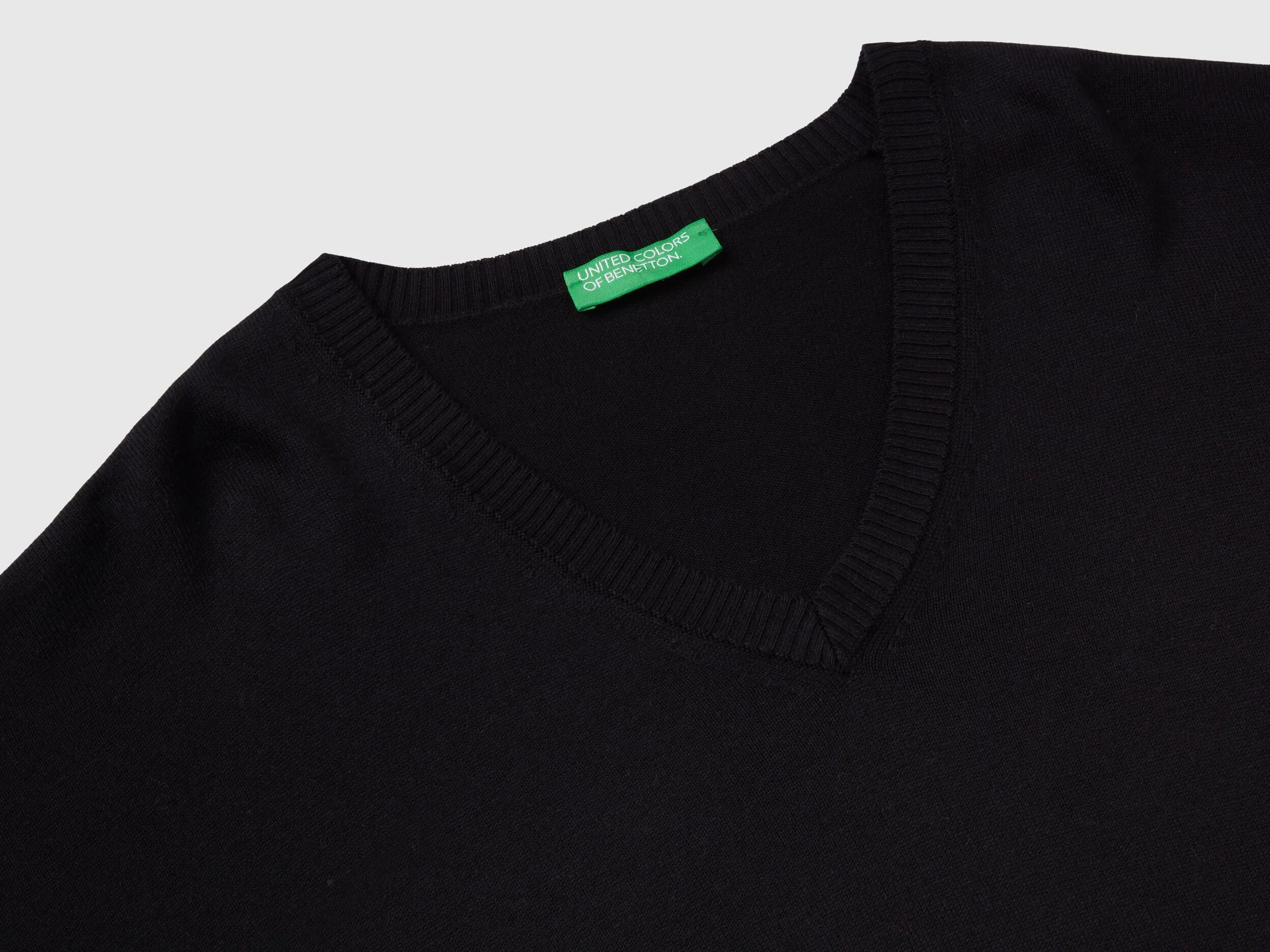 V-neck sweater in Modal® blend - Black | Benetton