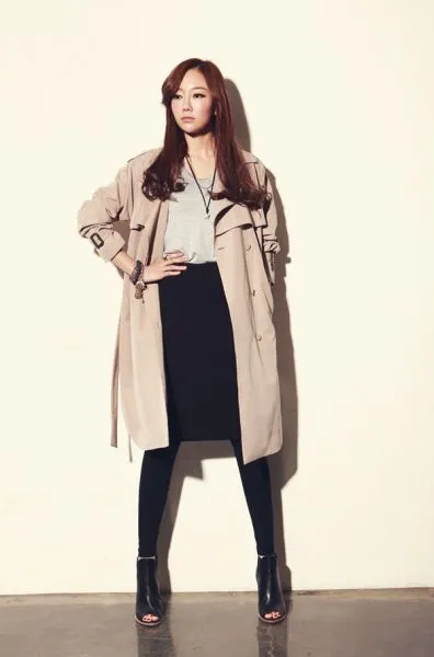 Women's Trench Coat with Trendy Belt